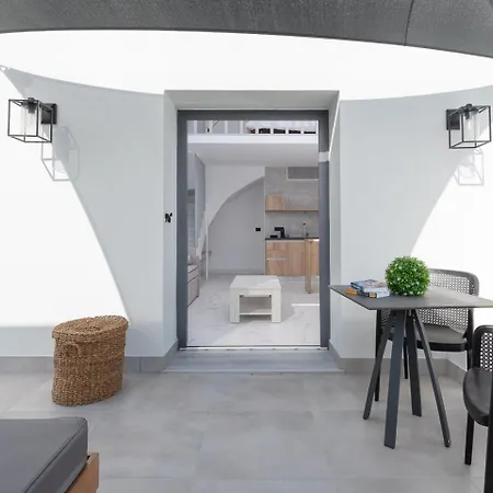Karat Aparthotel 3*