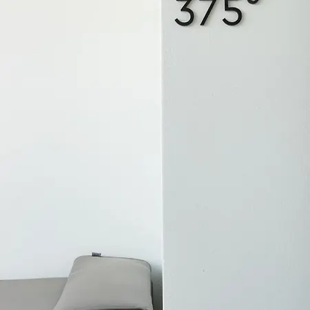 Karat Aparthotel 3*