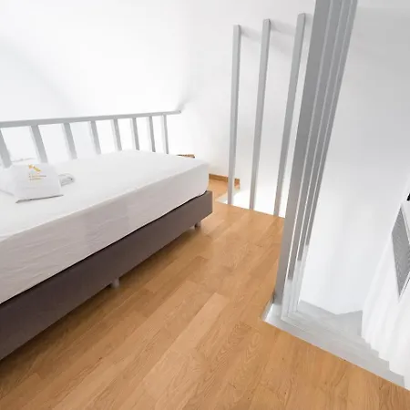 Hotel apartamentowy Karat Vóthon