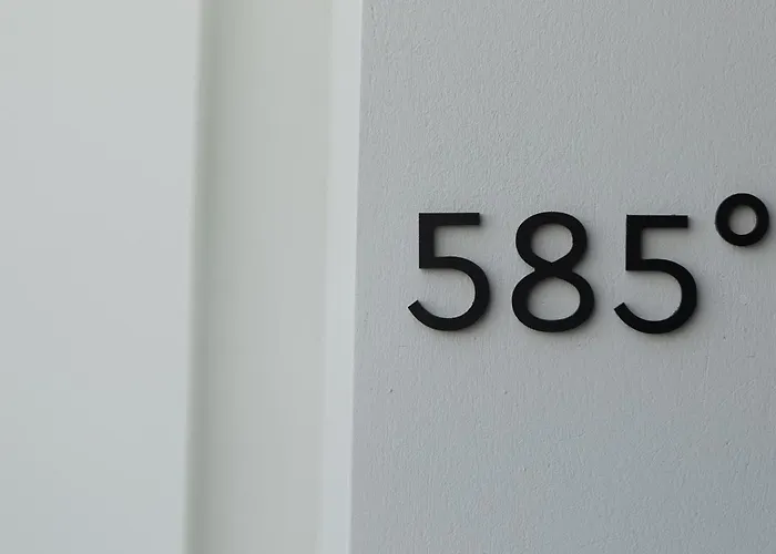 Ξενοδοχείο με διαμερίσματα Karat Βόθον